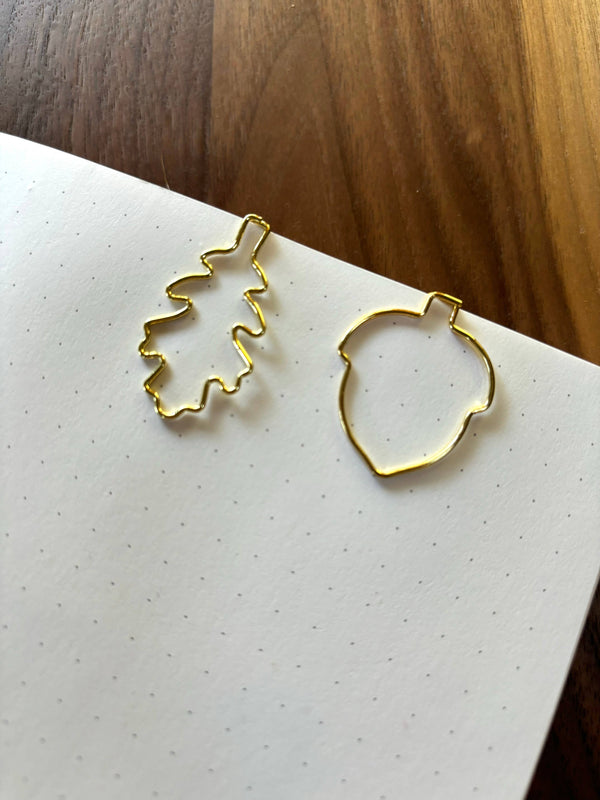 The Creeping Moon Oak Leaf & Acorn Gold Paper Clip Set